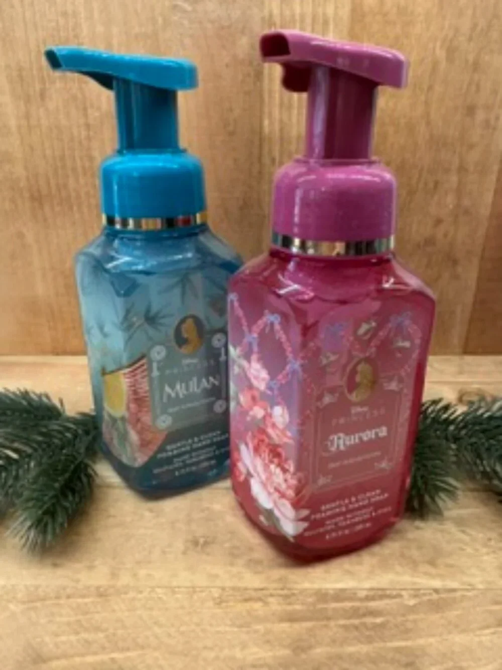 LOT OF 6 BATH AND BODY FOAMING DISNEY SOAP- NEW!